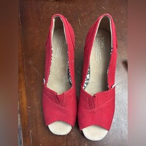 Tom’s red cnavas hemp braided platform wedge 3” heels‎ size 10 Beachy nautical